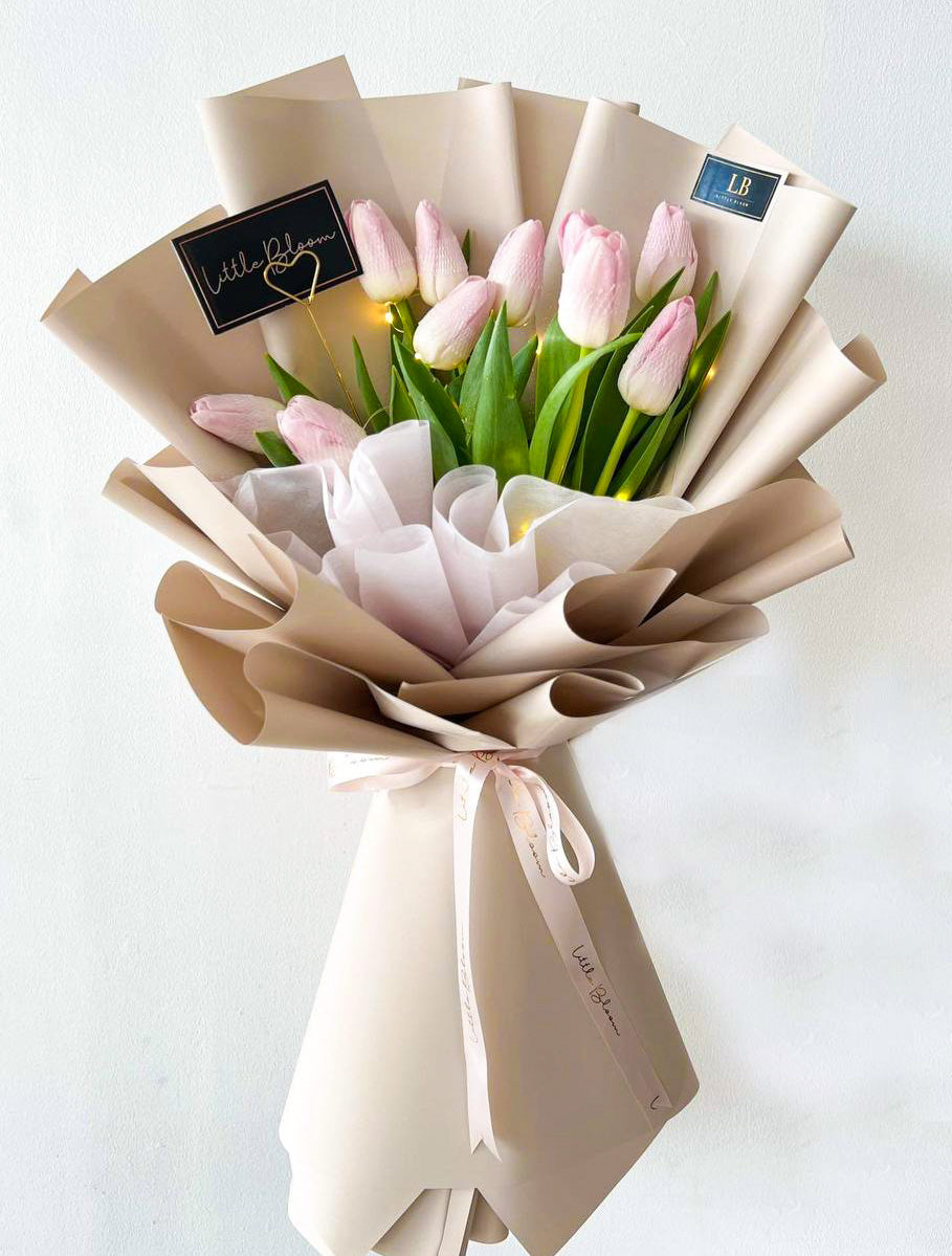 LOVE TULIPS