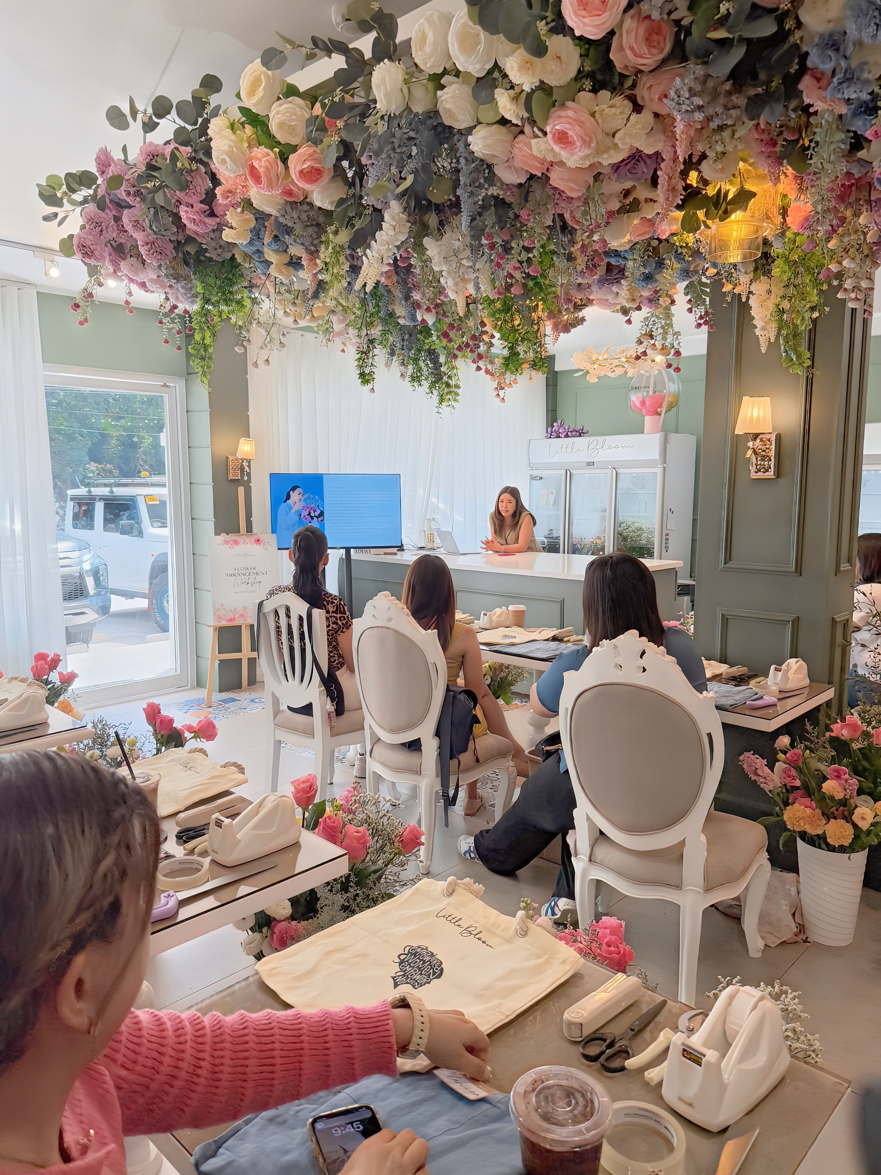 FLOWER ARRANGEMENT WORKSHOP