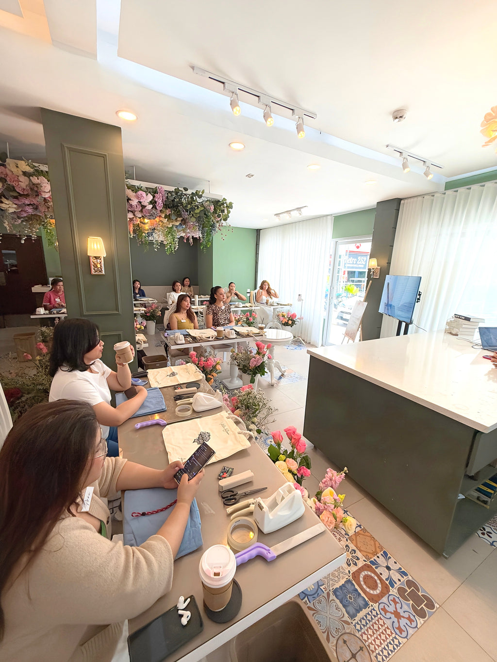 FLOWER ARRANGEMENT WORKSHOP